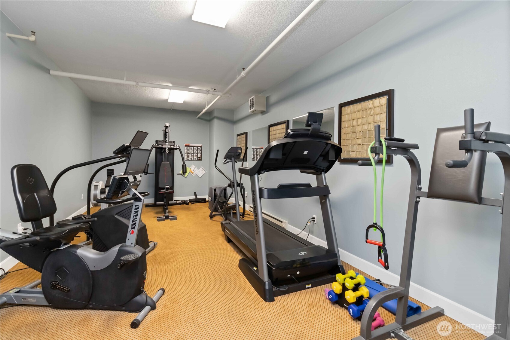 1548 River Road, Unit 302 Longview, WA 98632 - Photo 29 of 37 a view of a room with gym equipment