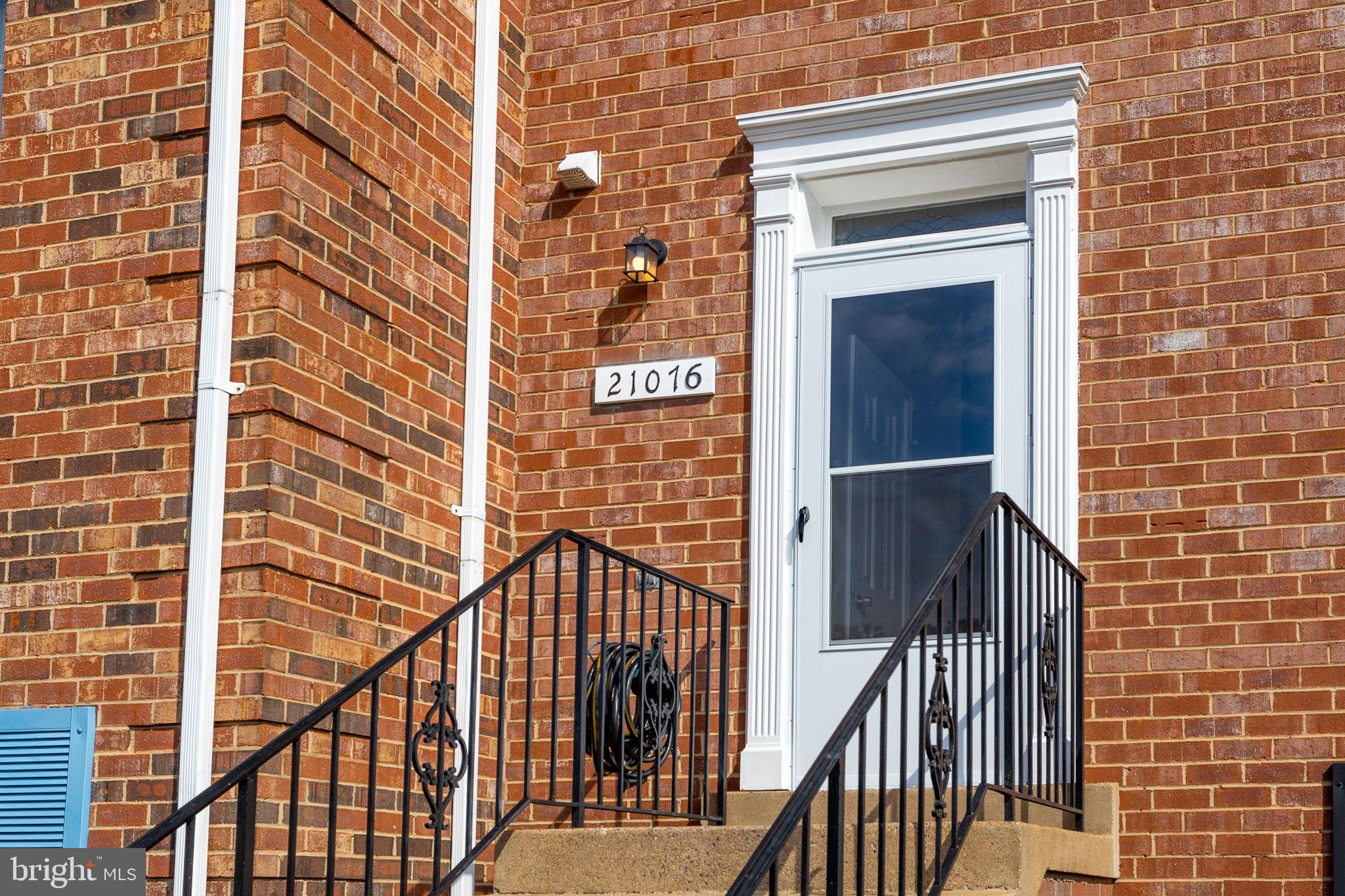 21076 Gladstone Drive Sterling, VA 20164 - Photo 9 of 83