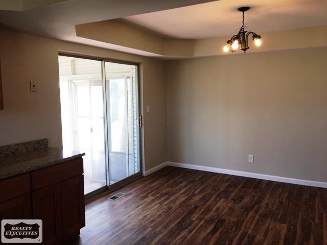 58310 Ray Center Road Ray, MI 48096 - Photo 7 of 32 31315447-6.JPG
