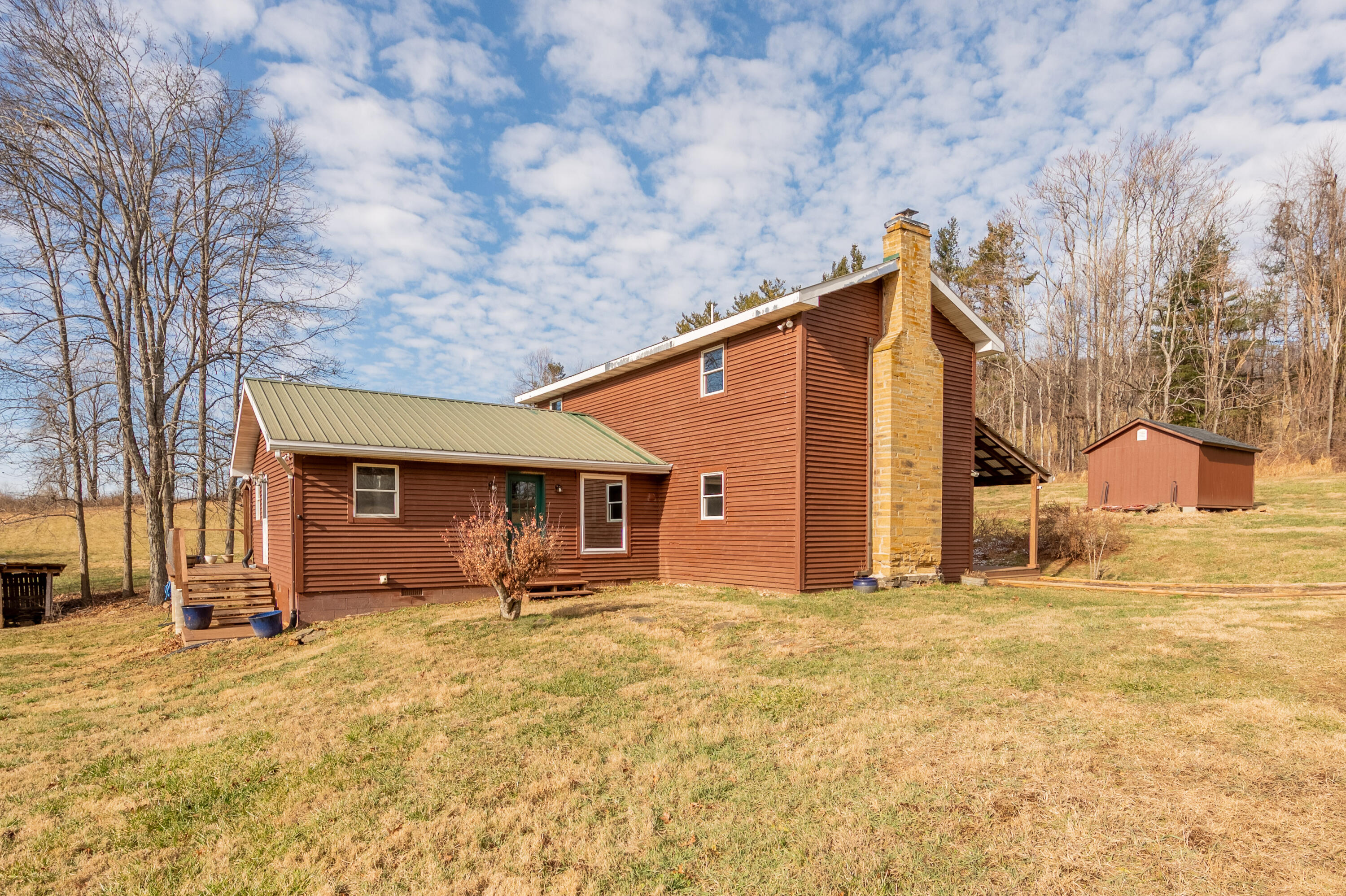 1133 Countyline Church Road Southeast Floyd, VA 24091 - Photo 5 of 97 floyd-4