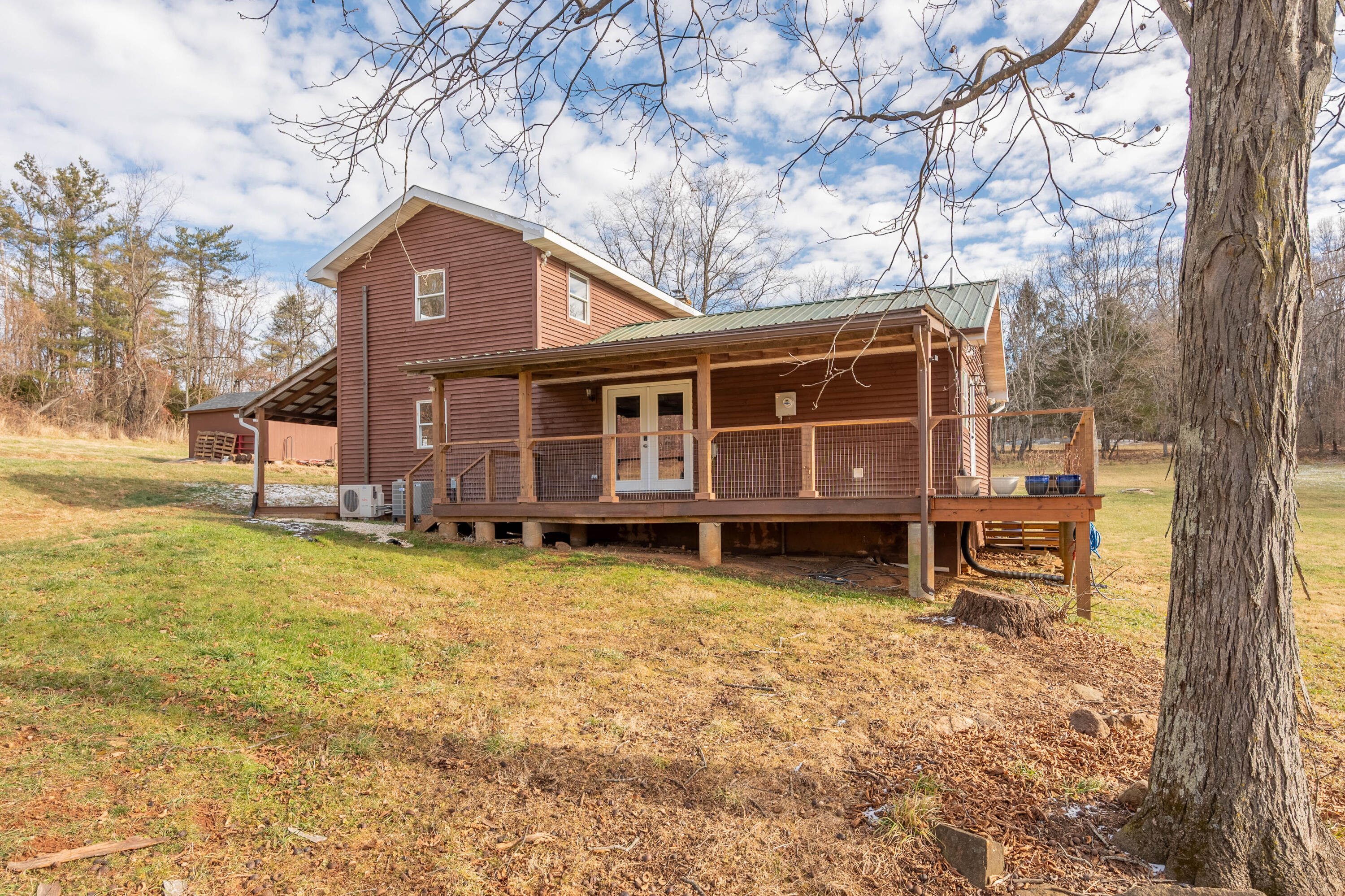 1133 Countyline Church Road Southeast Floyd, VA 24091 - Photo 7 of 97 floyd-6