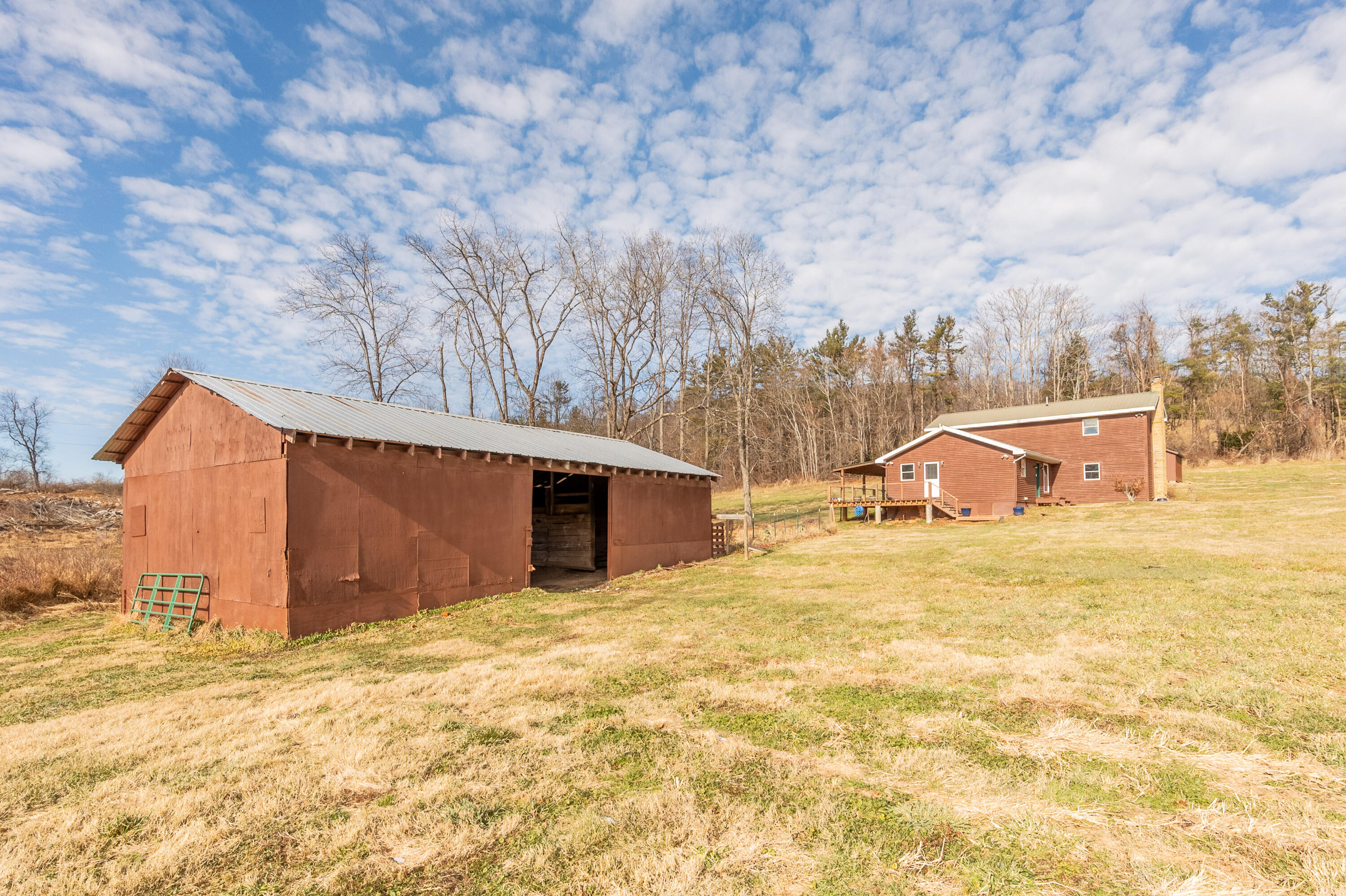 1133 Countyline Church Road Southeast Floyd, VA 24091 - Photo 78 of 97 a view of a backyard of the house