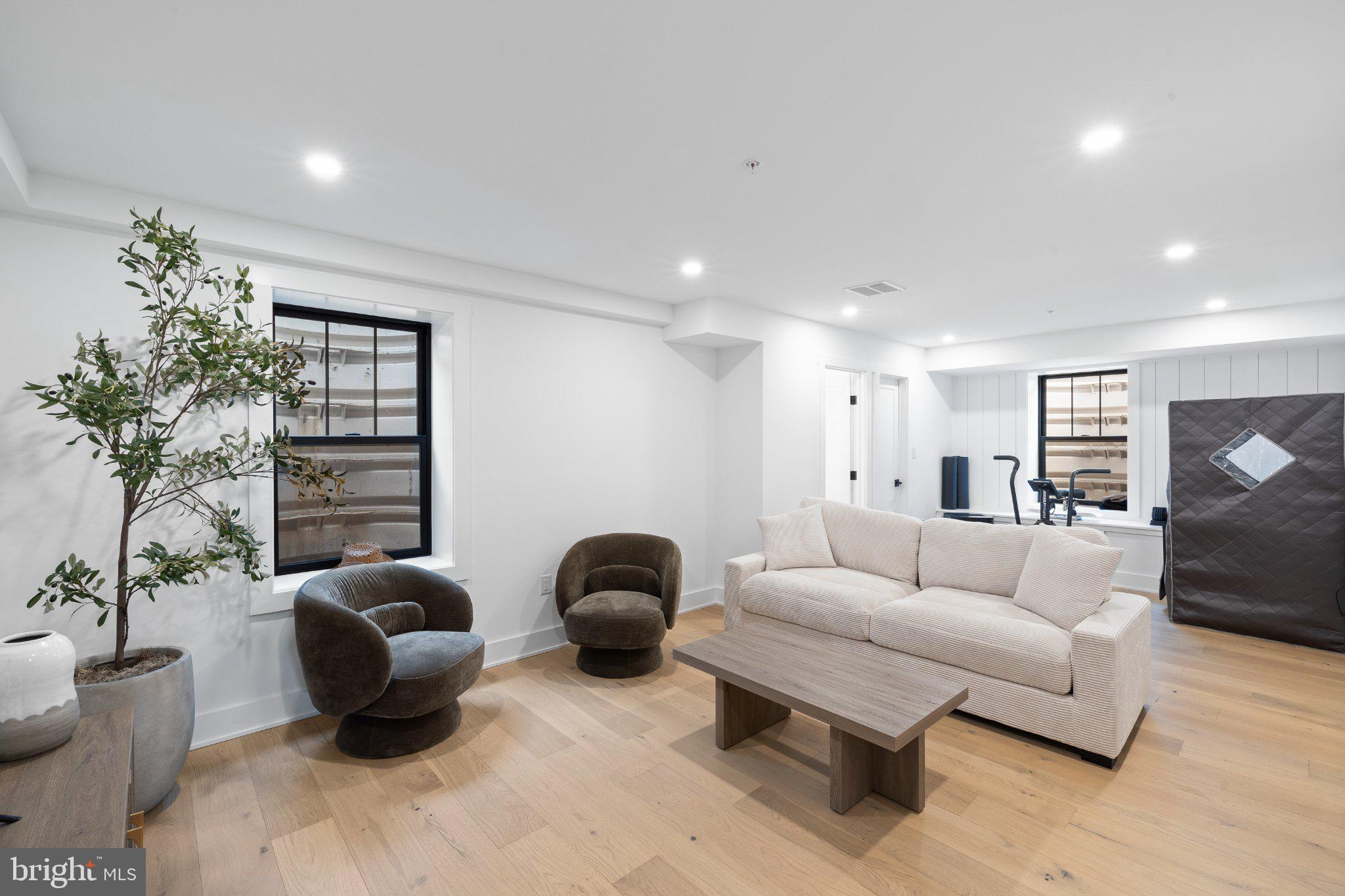 985 Henry Avenue Wayne, PA 19087 - Photo 5 of 28 Modern elegance in a bright space.