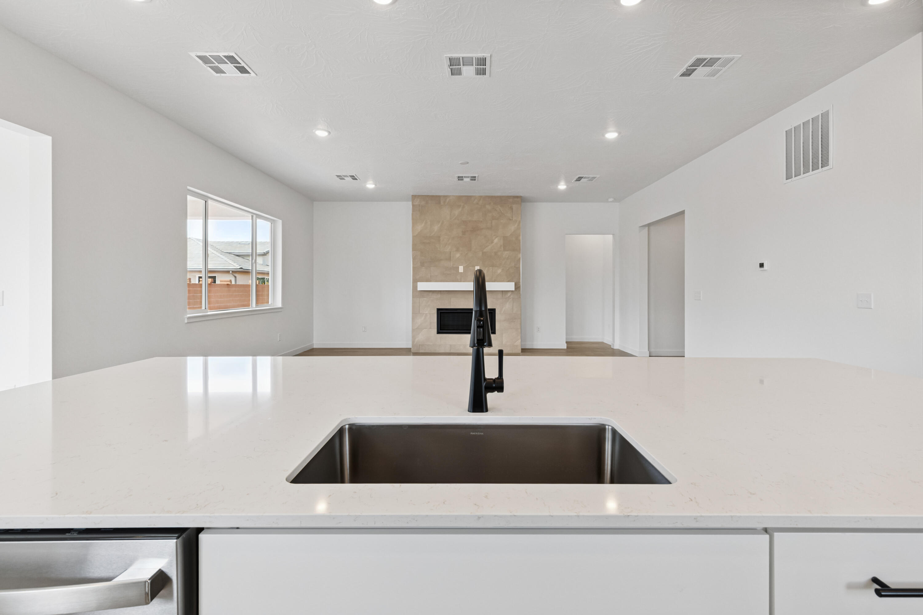 673 South 230 West, Unit LOT 9) Ivins, UT 84738 - Photo 12 of 27 VE9 Great room 2