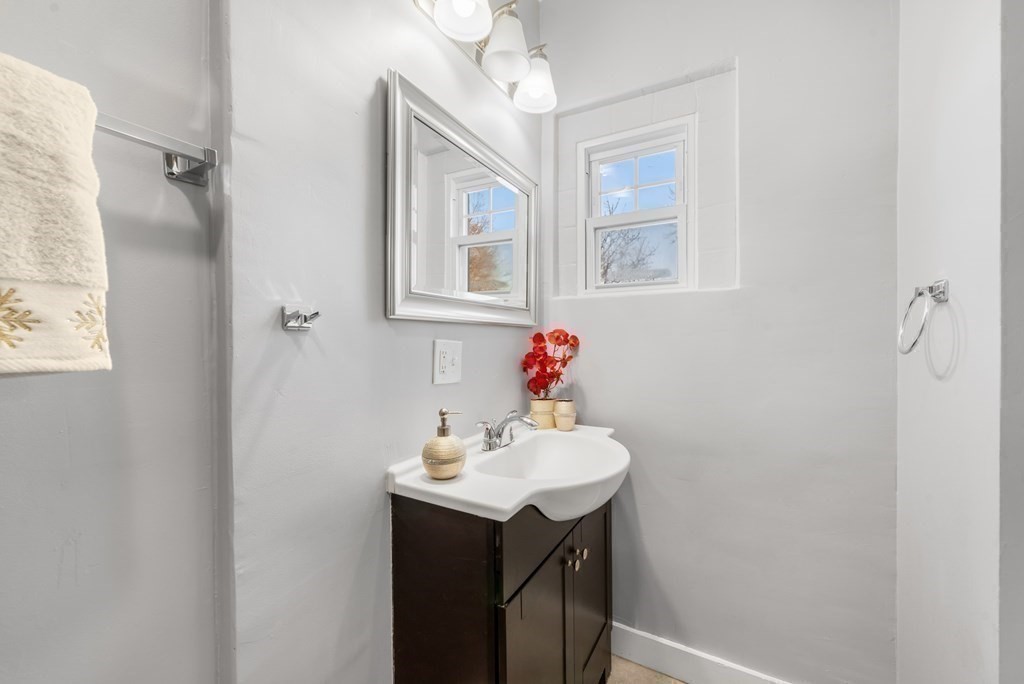 92 Acushnet Avenue Springfield, MA 01105 - Photo 24 of 35 Gallery Image 24