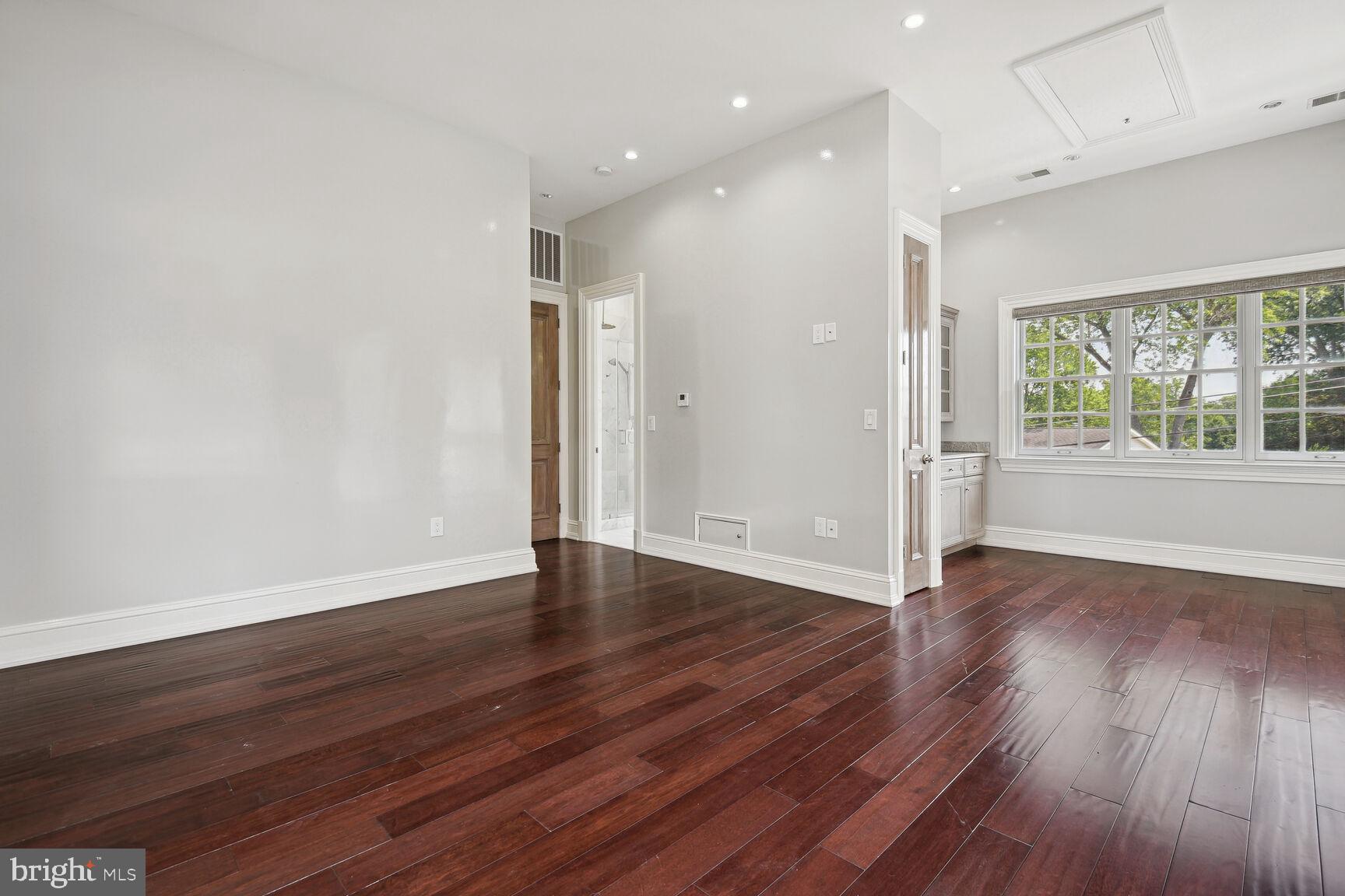 8800 Spring Valley Road Chevy Chase, MD 20815 - Photo 18 of 30