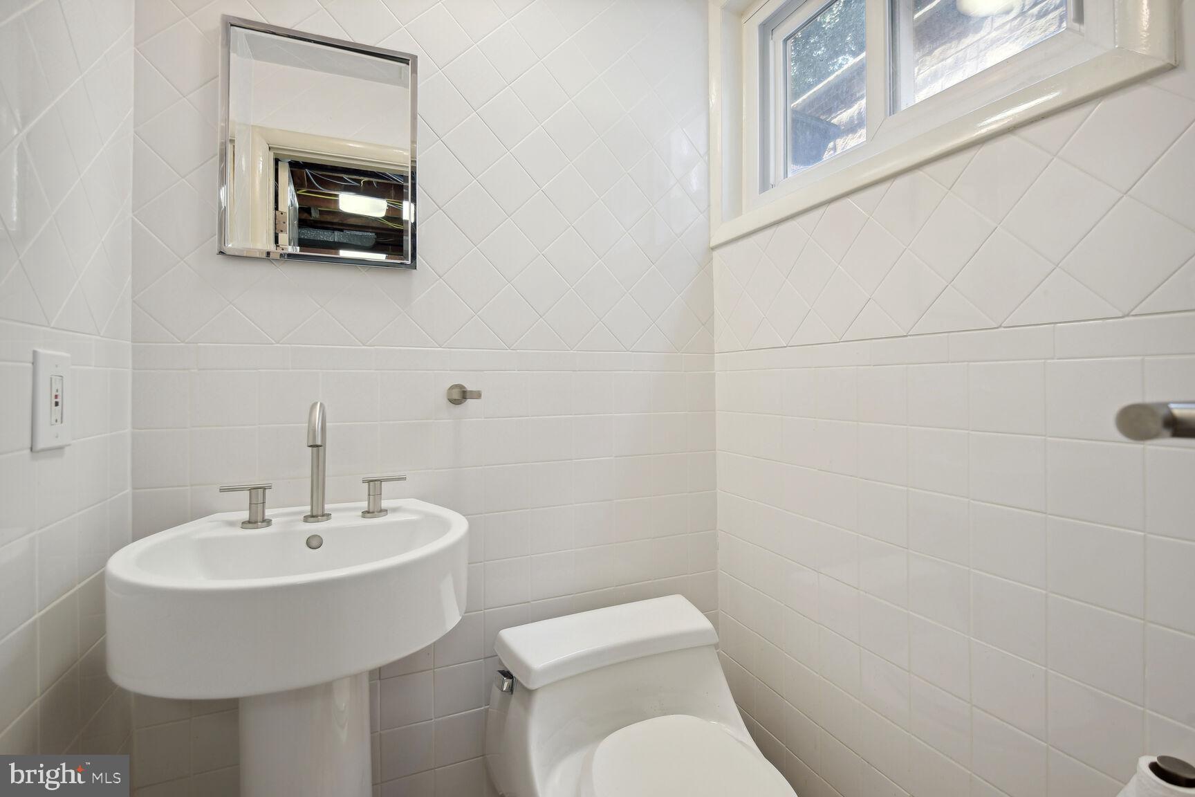 8800 Spring Valley Road Chevy Chase, MD 20815 - Photo 29 of 30