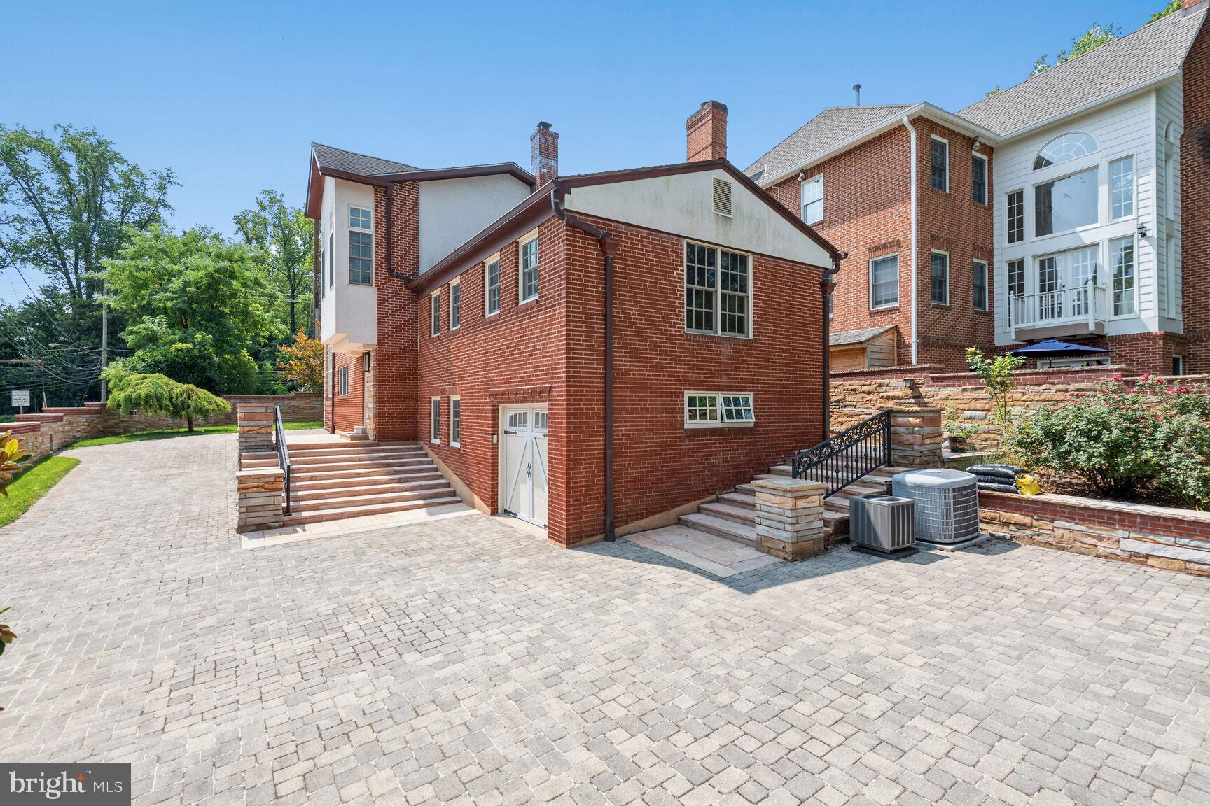 8800 Spring Valley Road Chevy Chase, MD 20815 - Photo 4 of 30