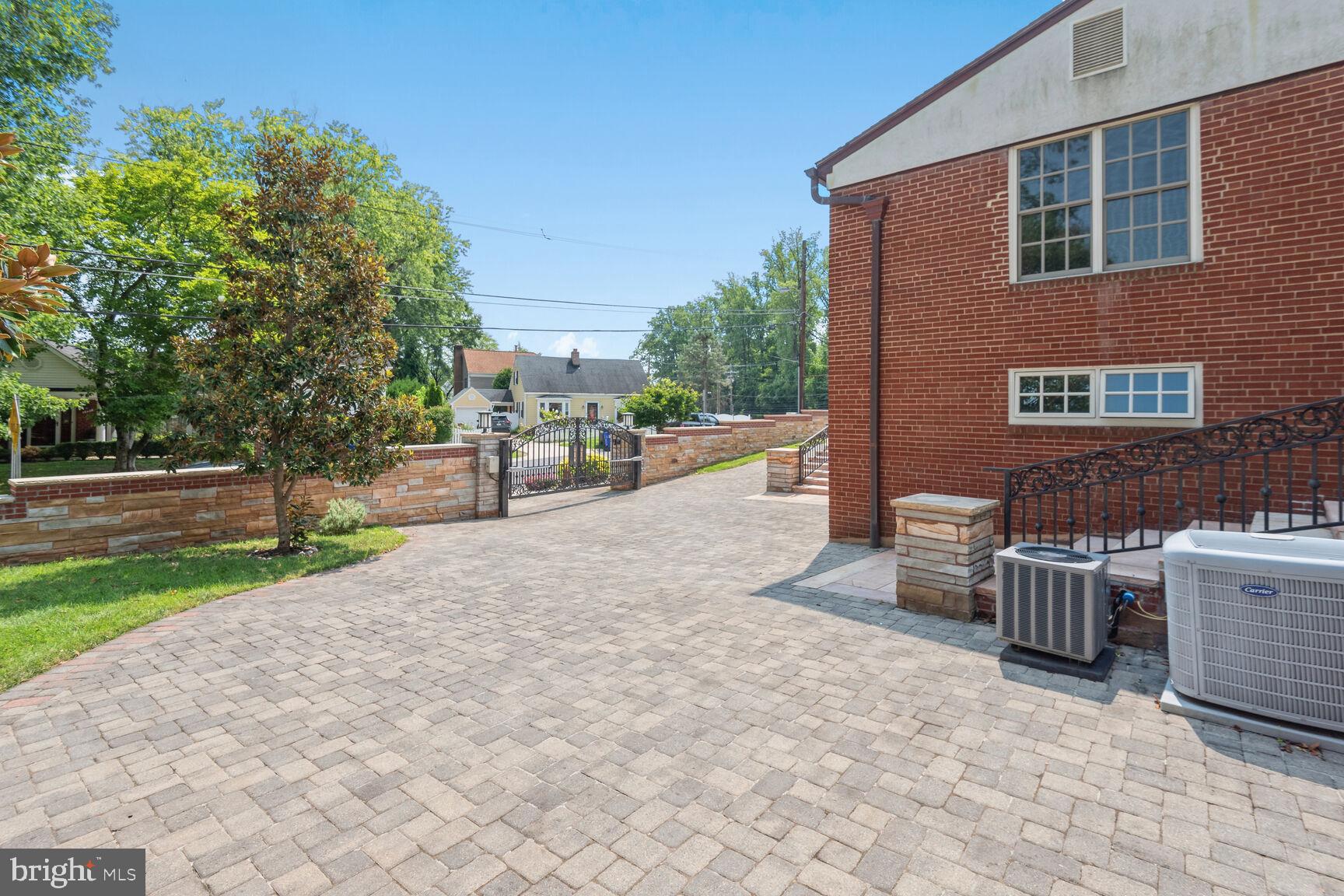 8800 Spring Valley Road Chevy Chase, MD 20815 - Photo 5 of 30