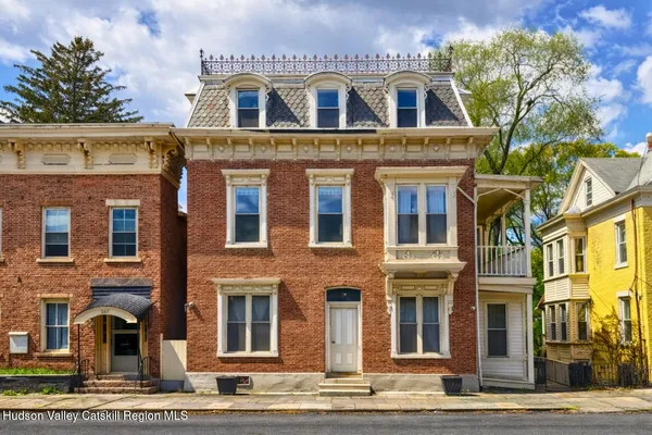 $1,250 | 261 Main Street, Unit 1, Catskill, NY 12414