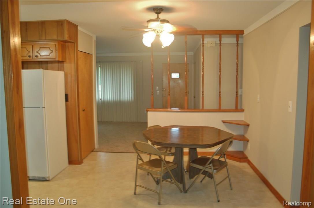 1886 Grace Avenue Rochester, MI 48309 - Photo 7 of 13 breakfast USE.JPG