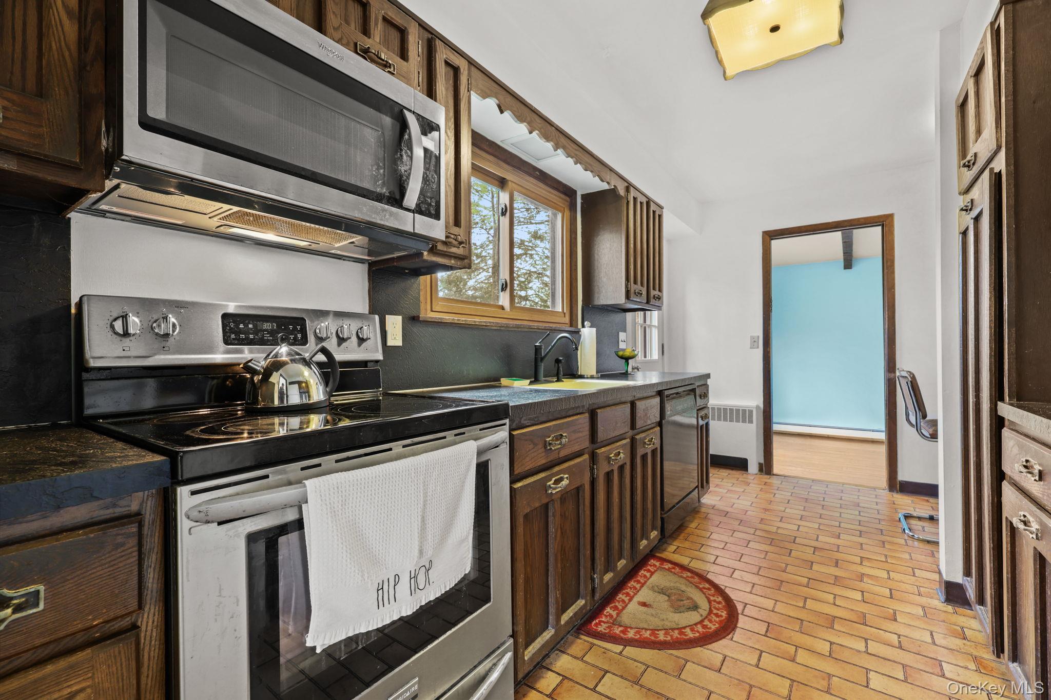 18 Ridge Road Mount Kisco, NY 10549 - Photo 15 of 43