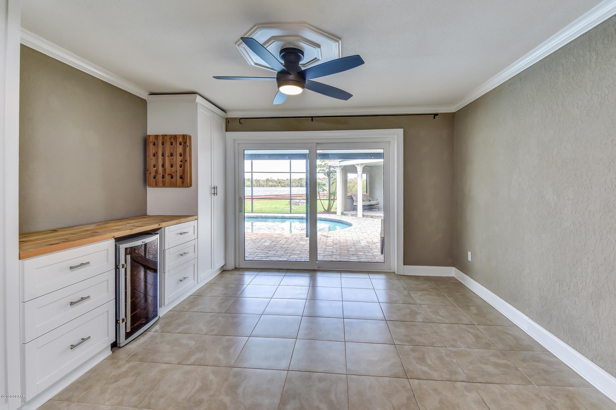 2638 Flowing Well Road DeLand, FL 32720 - Photo 15 of 59 11-Family RoomBar Area