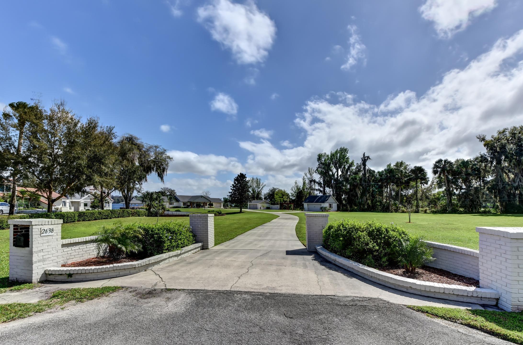 2638 Flowing Well Road DeLand, FL 32720 - Photo 38 of 59 37-Driveway To House