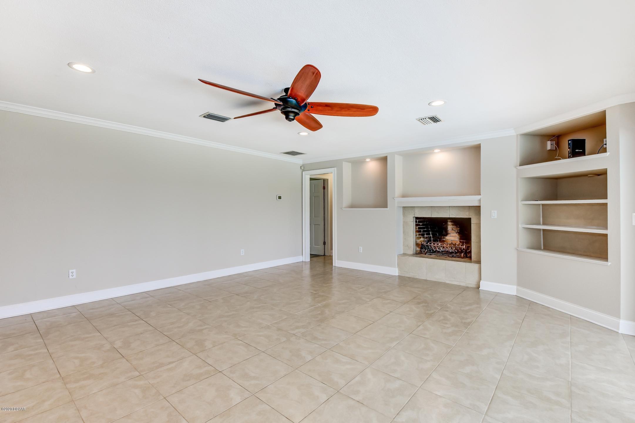 2638 Flowing Well Road DeLand, FL 32720 - Photo 9 of 59 5-Living Room