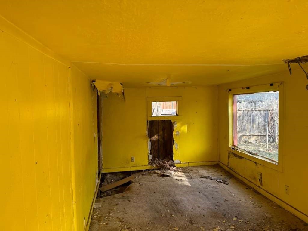 1208 North 7th Street Wichita Falls, TX 76306 - Photo 8 of 9 a view of a room with windows