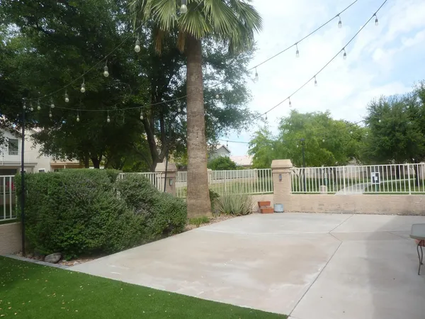 $2,300 | 1600 West Gail Drive, Chandler, AZ 85224