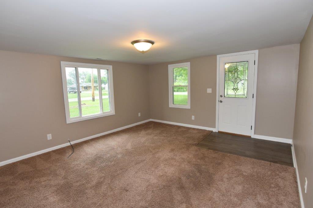436 Patterson Road Columbus, IN 47203 - Photo 4 of 23 Gallery Image 4