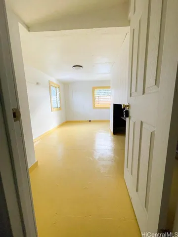 a view of livingroom with furniture