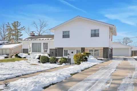 $625,000 | 2815 Helen Drive, Glenview, IL 60025