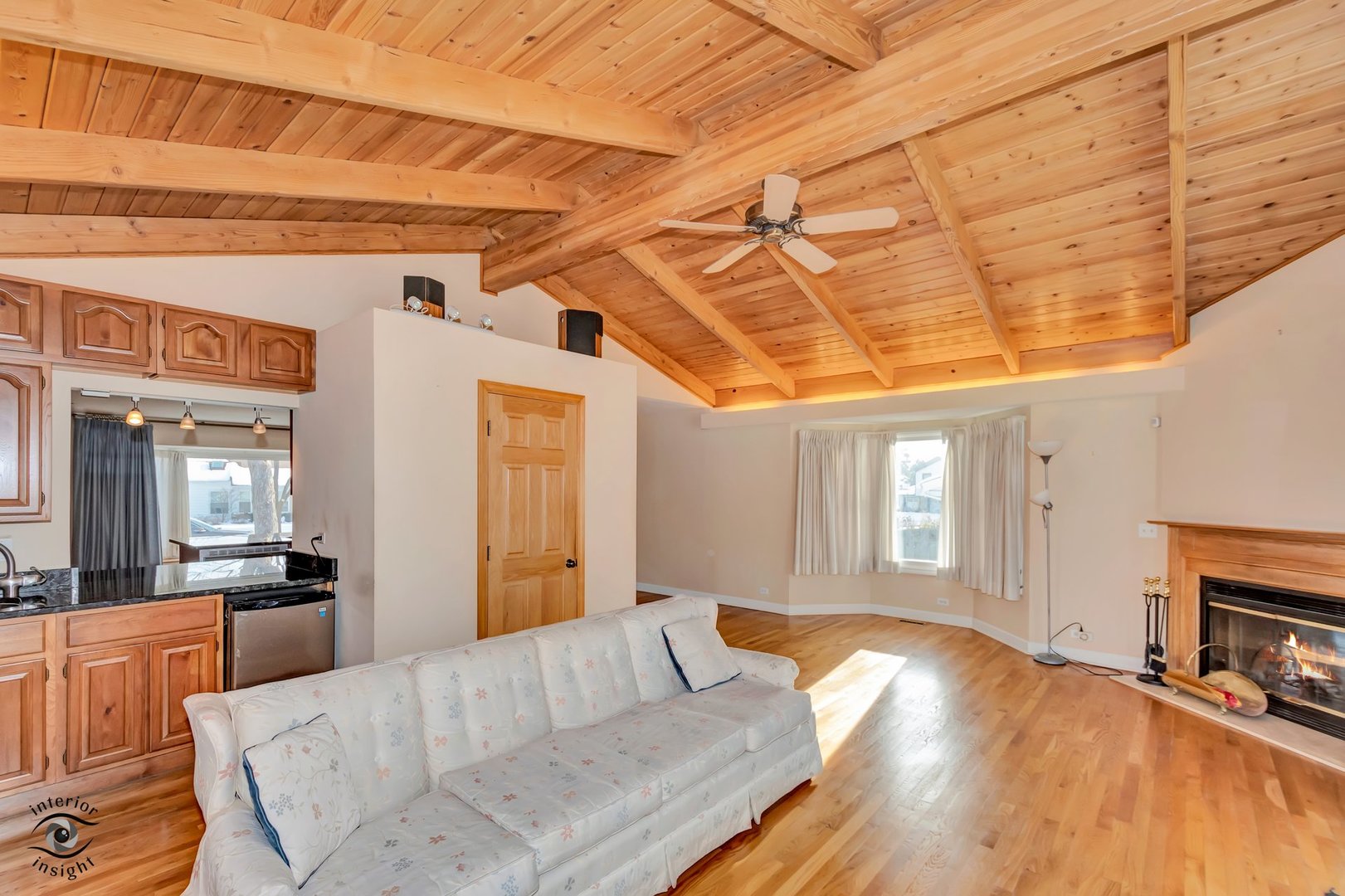 2815 Helen Drive Glenview, IL 60025 - Photo 17 of 40 a living room with furniture and a wooden floor