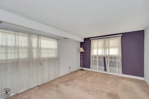 $625,000 | 2815 Helen Drive, Glenview, IL 60025