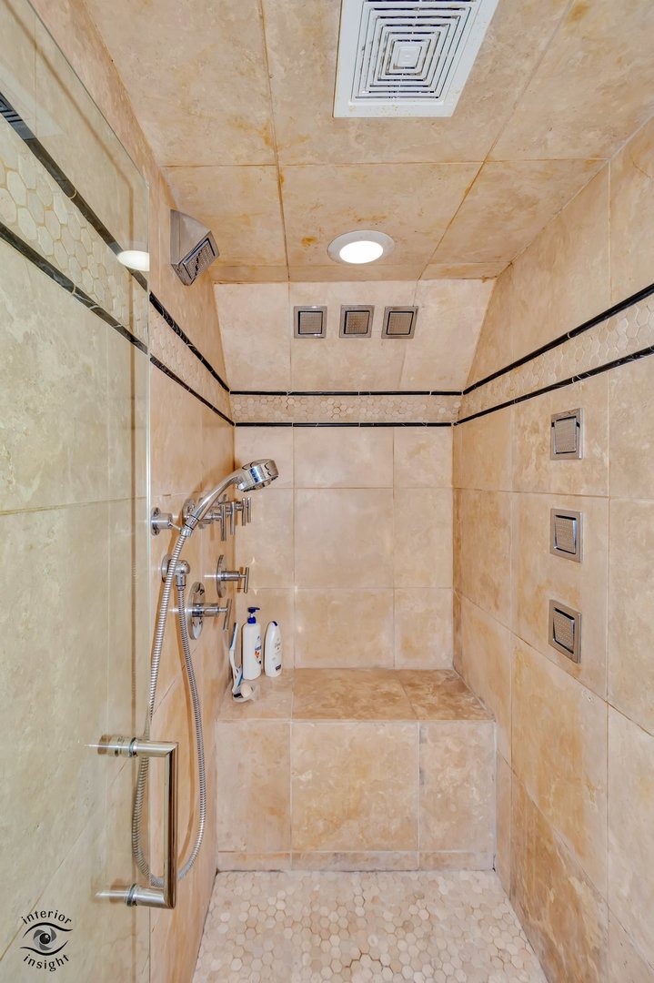 2815 Helen Drive Glenview, IL 60025 - Photo 23 of 40 a bathroom with a shower