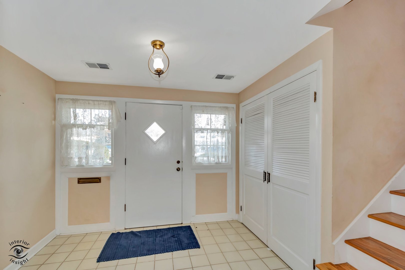 2815 Helen Drive Glenview, IL 60025 - Photo 3 of 40 a view of a room with window and hardwood floor