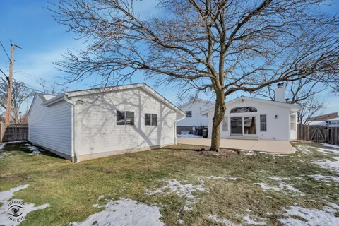 $625,000 | 2815 Helen Drive, Glenview, IL 60025