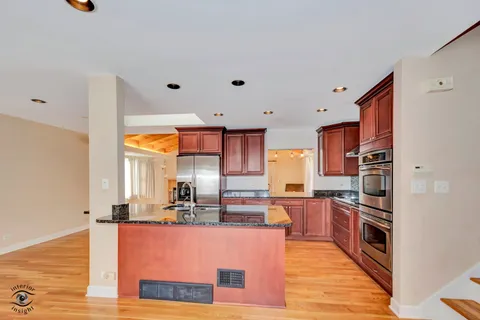 $625,000 | 2815 Helen Drive, Glenview, IL 60025