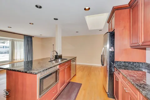 $625,000 | 2815 Helen Drive, Glenview, IL 60025