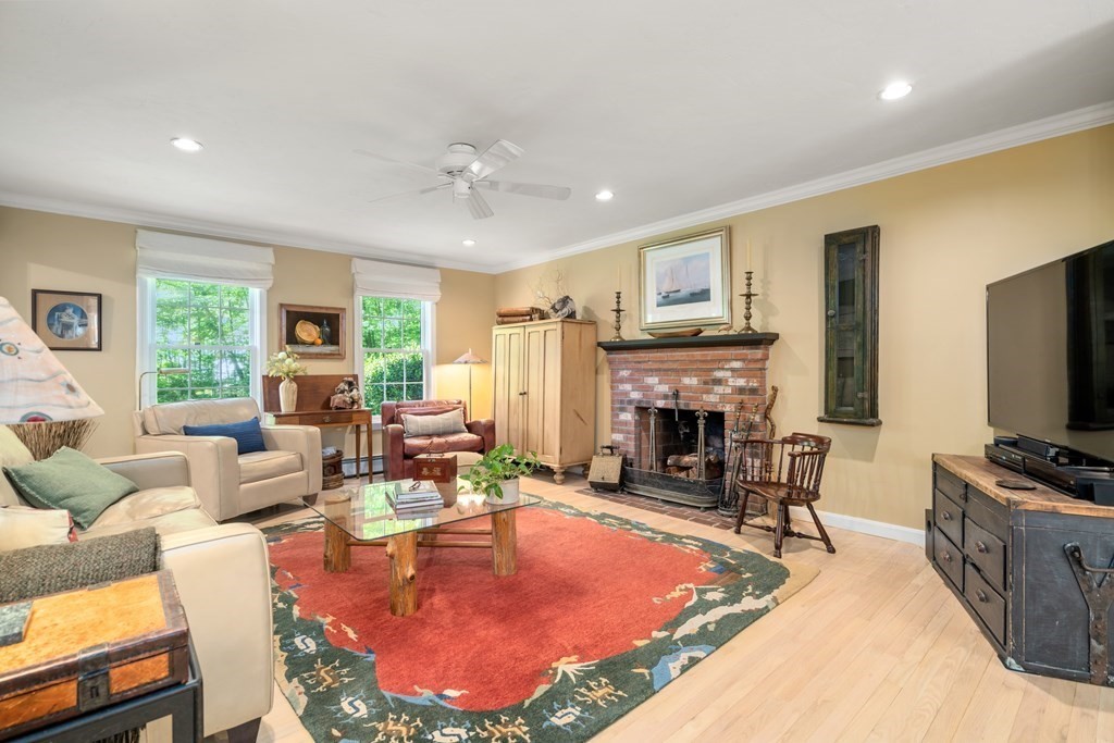 29 Coventry Road Holden, MA 01520 - Photo 9 of 27 Gallery Image 9