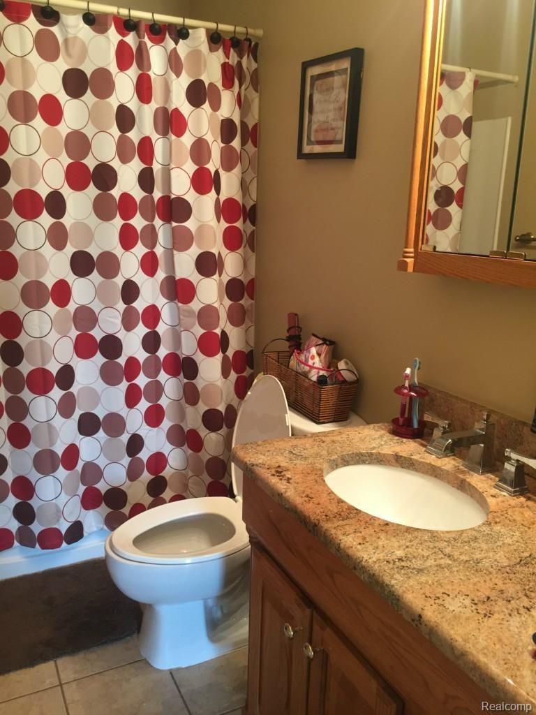 23250 Northline Road Taylor, MI 48180 - Photo 11 of 29 020.jpg