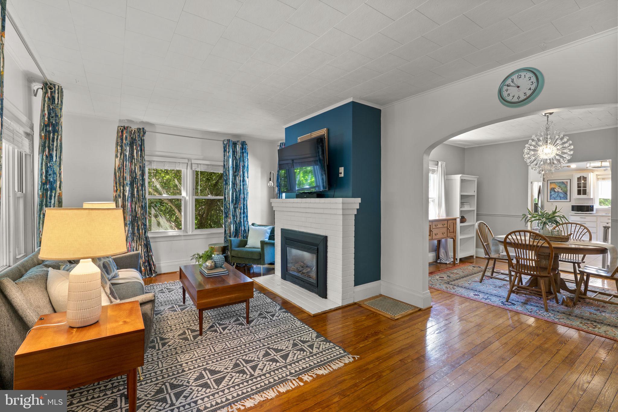 13110 Old Hanover Road Reisterstown, MD 21136 - Photo 4 of 39 LR w/ gas fireplace, beautiful wood floors