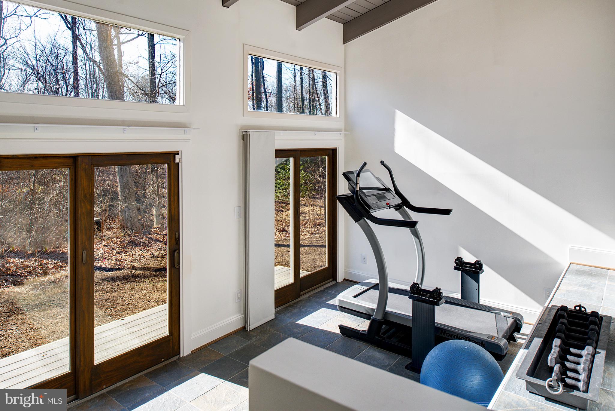 11103 Wedge Drive Reston, VA 20190 - Photo 15 of 41 Solarium/sunroom/exercise room/playroom
