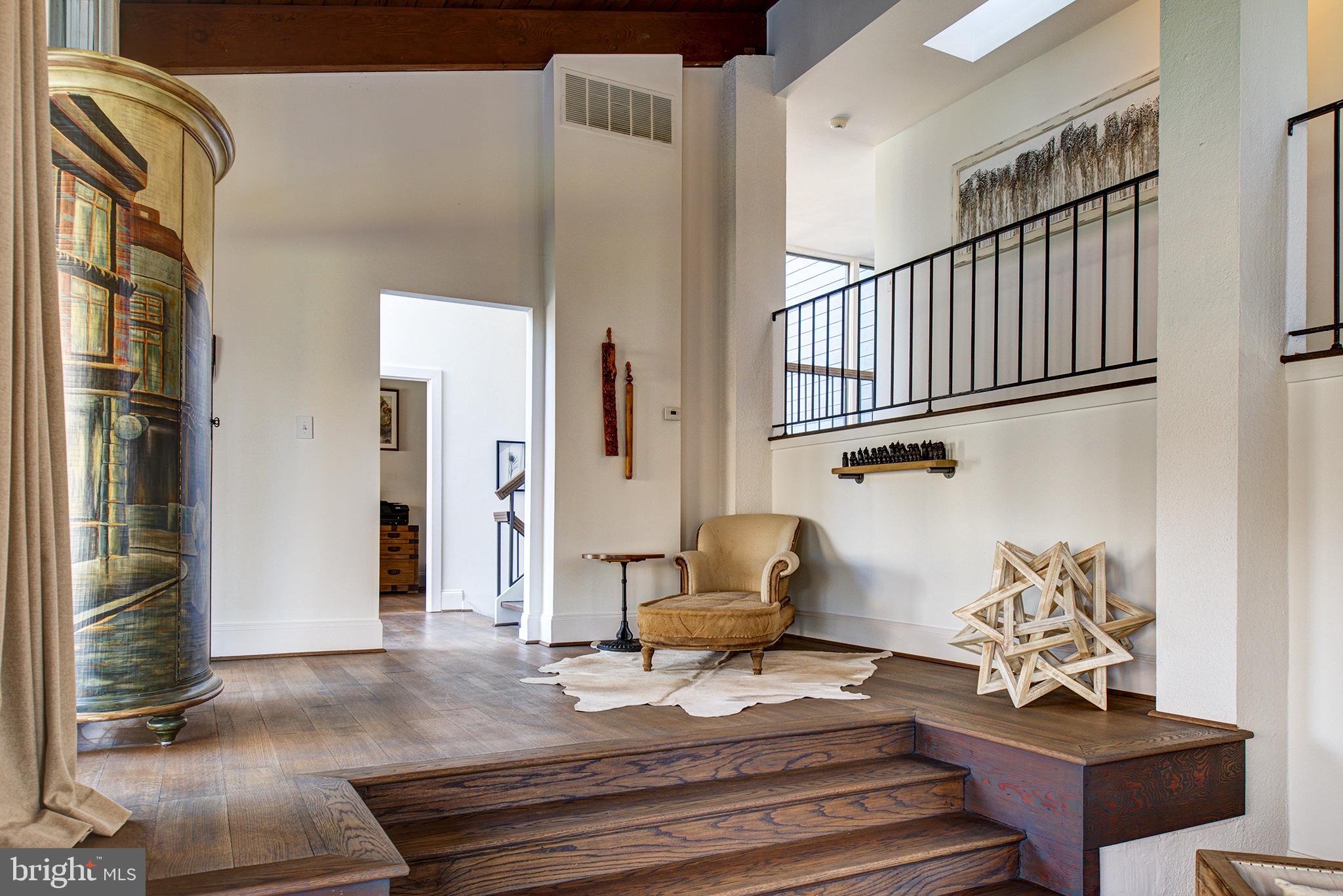 11103 Wedge Drive Reston, VA 20190 - Photo 22 of 41 North facing library/den/meditation area