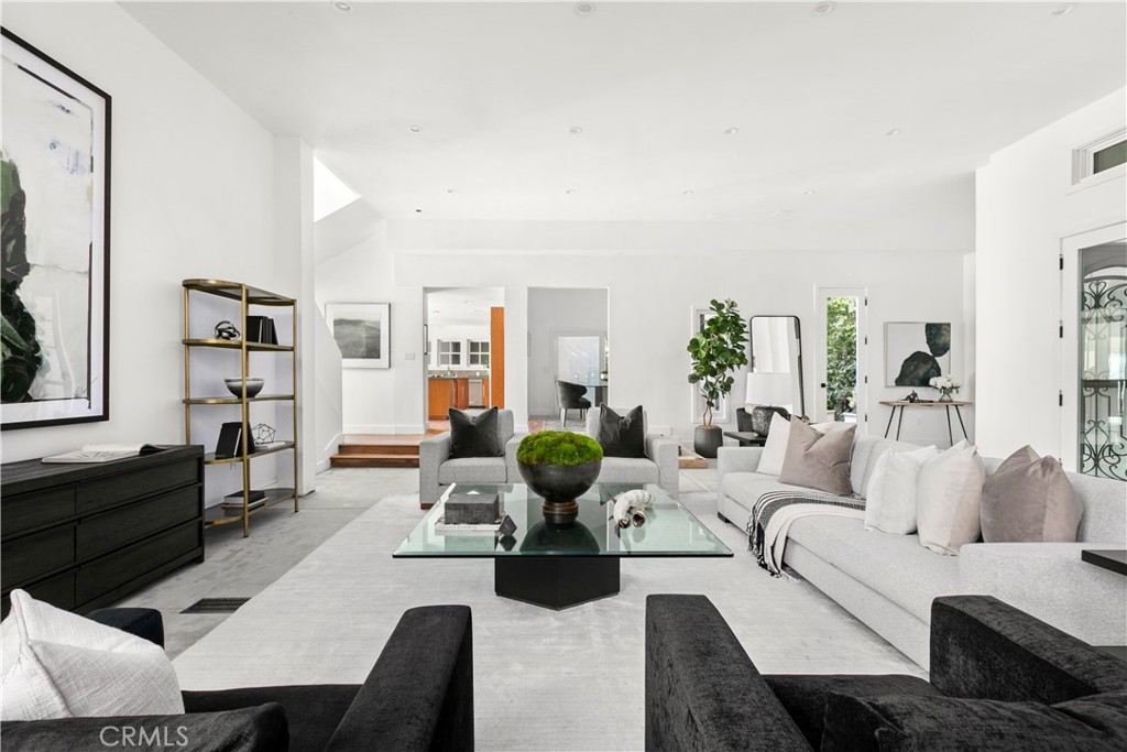 9625 Oak Pass Road Beverly Hills, CA 90210 - Photo 2 of 30