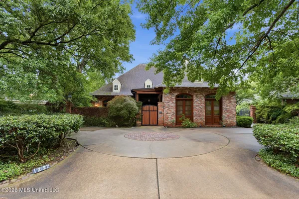 $525,000 | 1227 Belvoir Place, Jackson, MS 39202