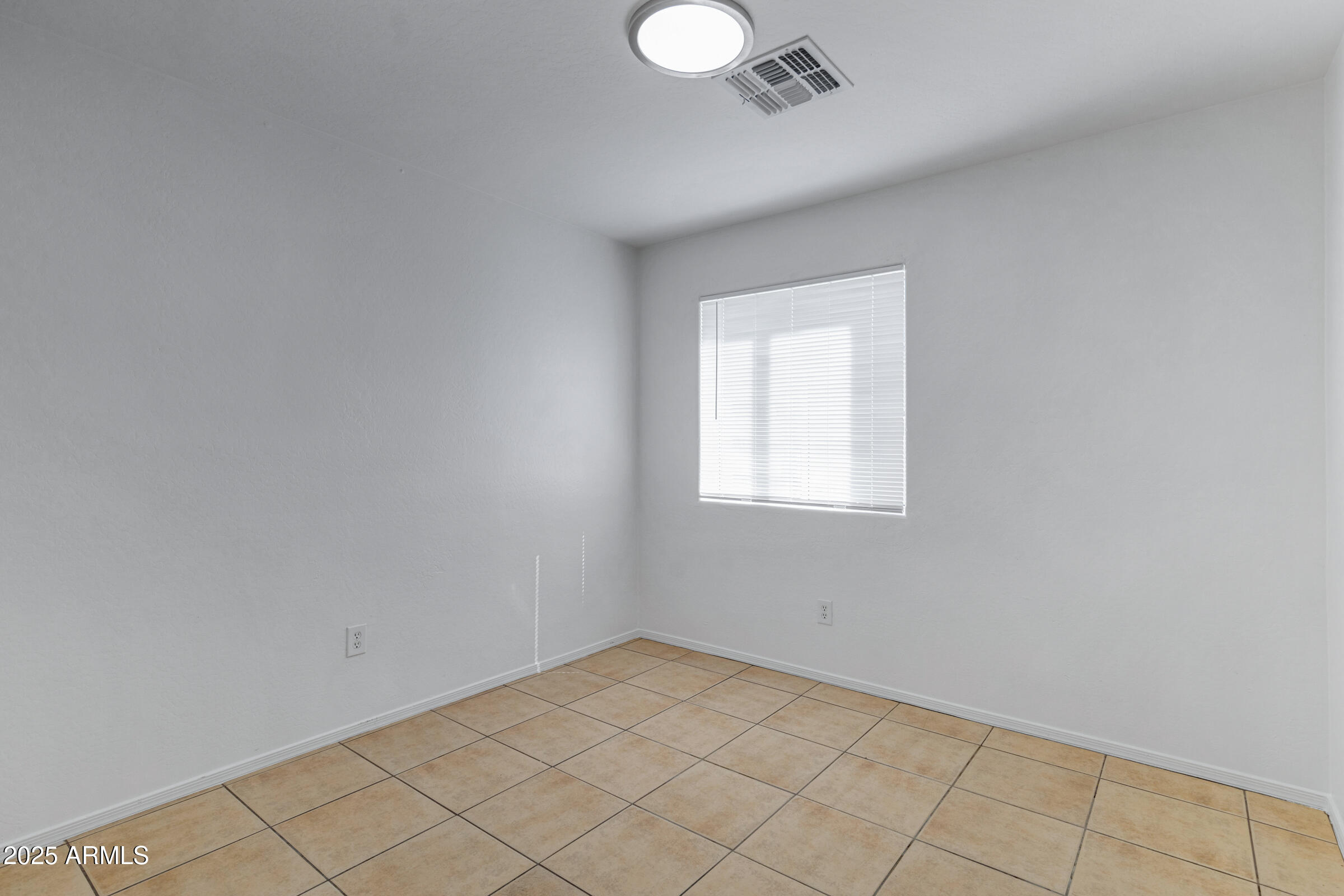 2927 West Monte Vista Road Phoenix, AZ 85009 - Photo 15 of 33 2927 W Monte Vista Rd-21