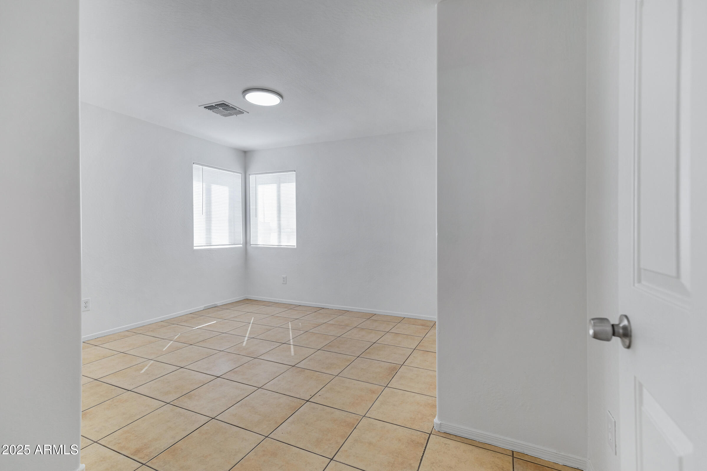 2927 West Monte Vista Road Phoenix, AZ 85009 - Photo 16 of 33 2927 W Monte Vista Rd-22