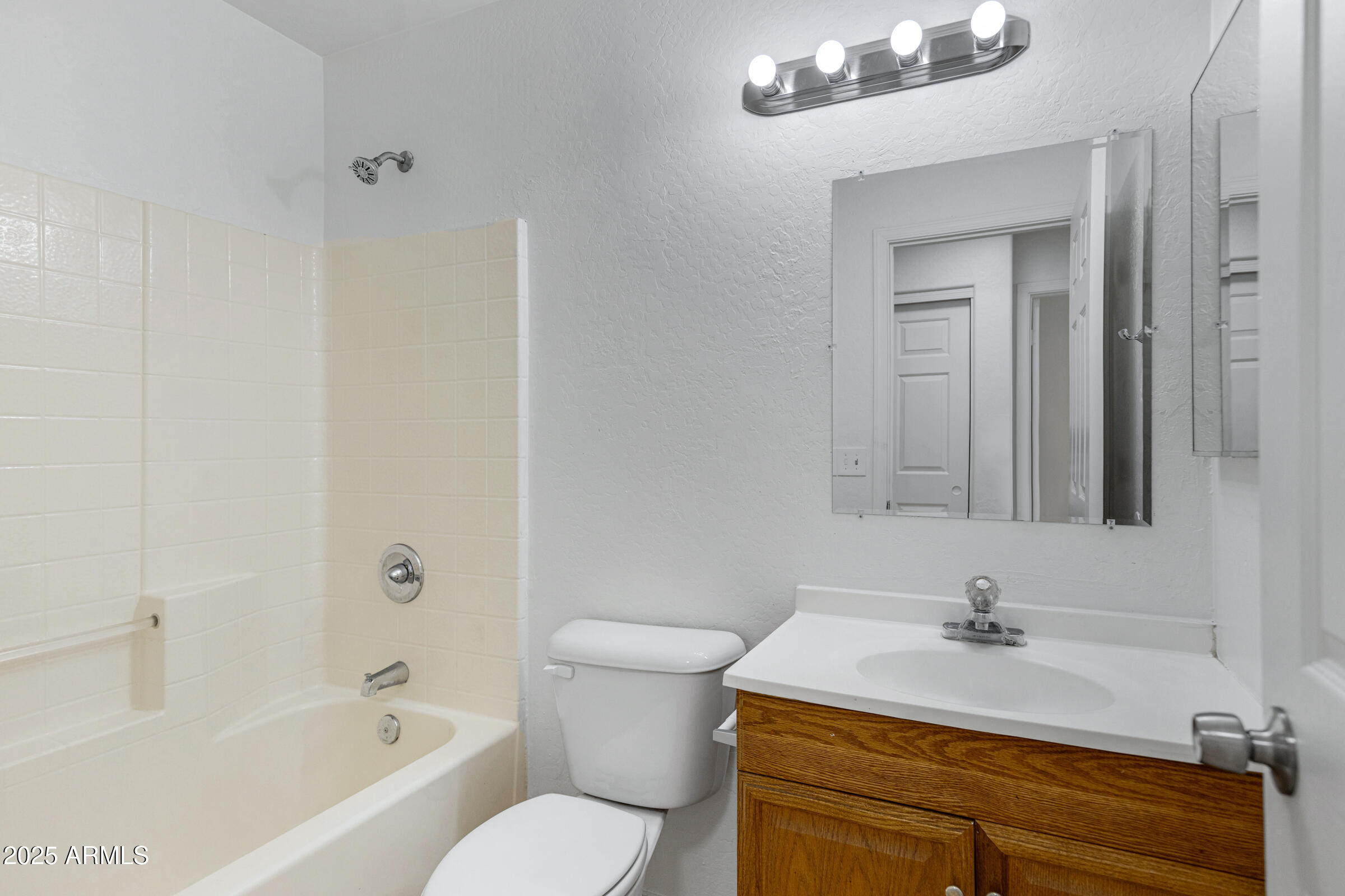 2927 West Monte Vista Road Phoenix, AZ 85009 - Photo 18 of 33 2927 W Monte Vista Rd-24