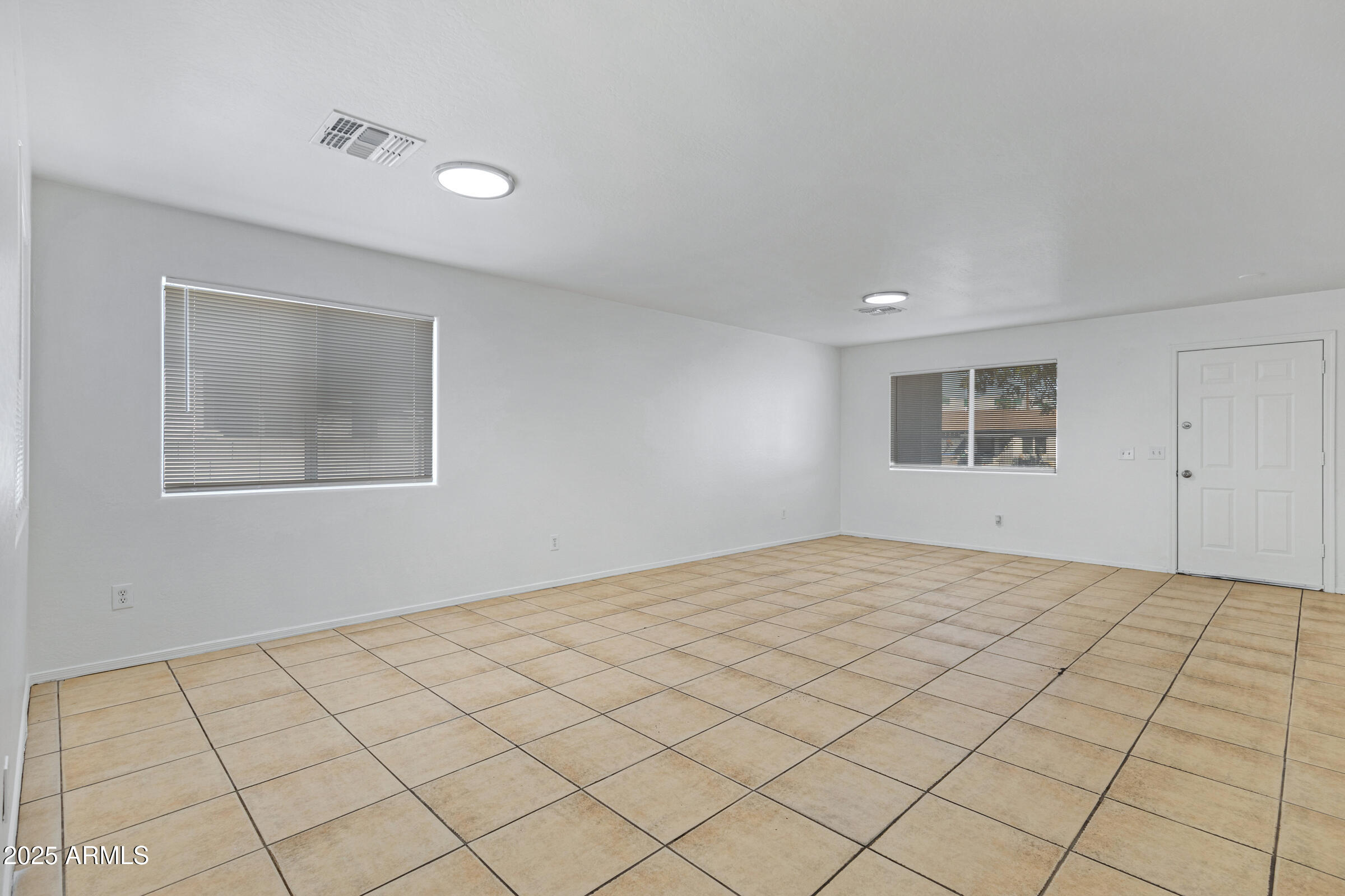 2927 West Monte Vista Road Phoenix, AZ 85009 - Photo 33 of 33 2927 W Monte Vista Rd-10