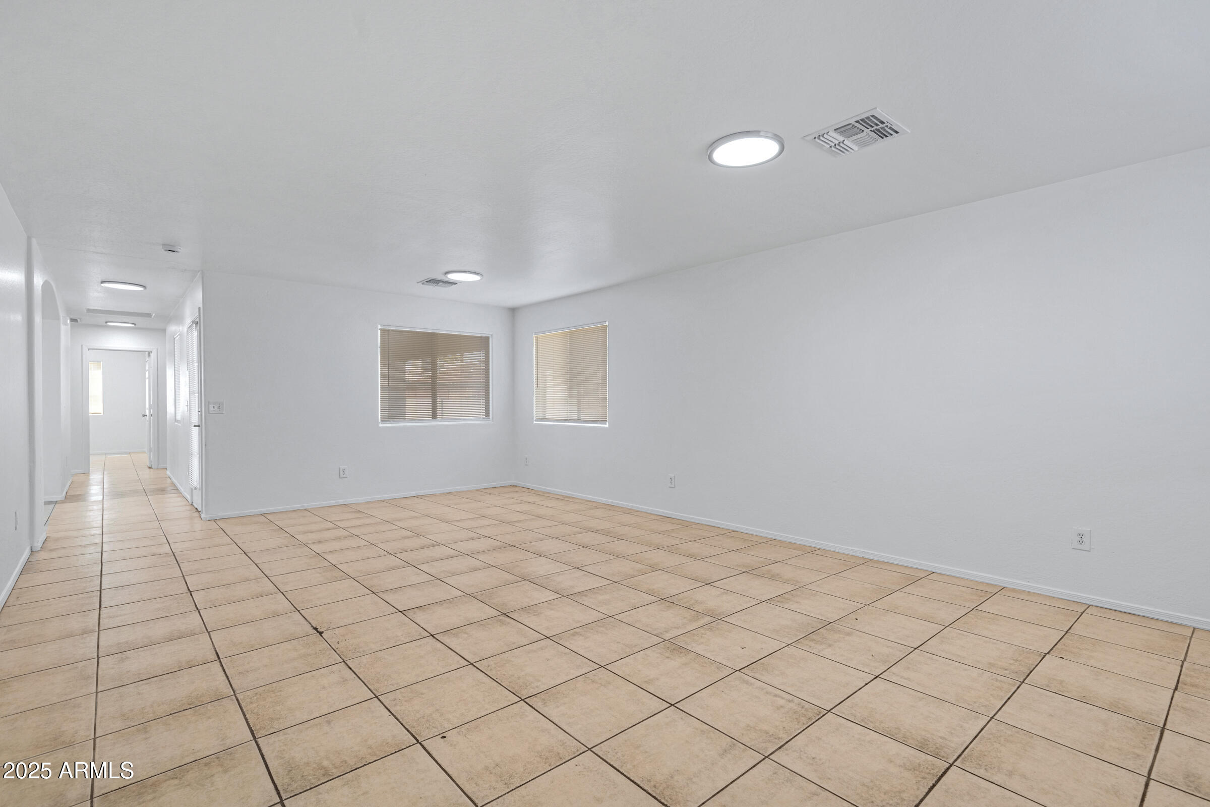 2927 West Monte Vista Road Phoenix, AZ 85009 - Photo 6 of 33 2927 W Monte Vista Rd-6