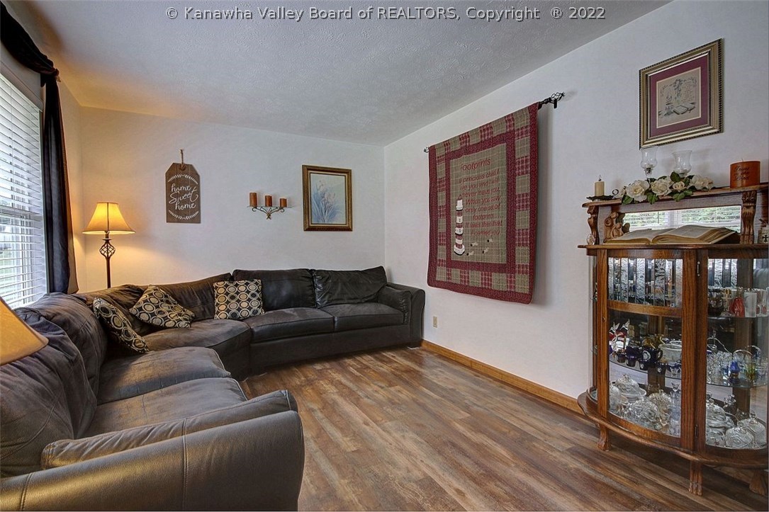 705 Dairy Road Poca, WV 25159 - Photo 5 of 33 Gallery Image 5