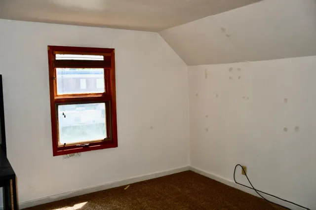 $133,000 | 216 6th Street West, Thief River Falls, MN 56701