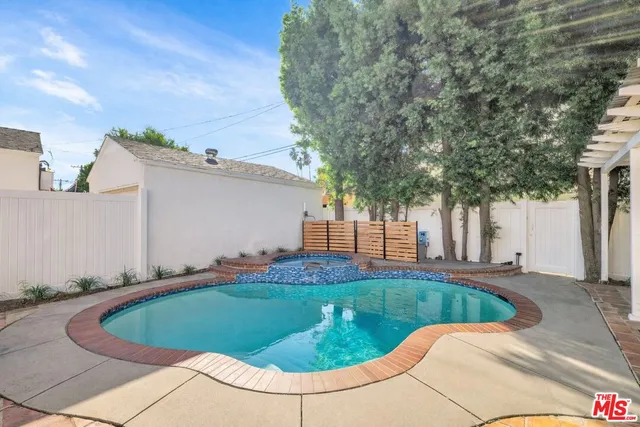 a house view with a outdoor space
