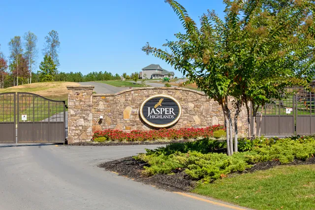 $539,000 | 2025 Jasper Highlands Boulevard, Jasper, TN 37347