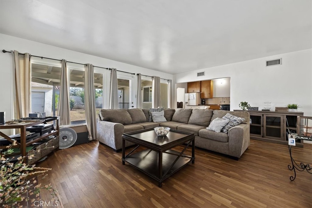 6964 Yellowstone Drive Riverside, CA 92506 - Photo 13 of 41