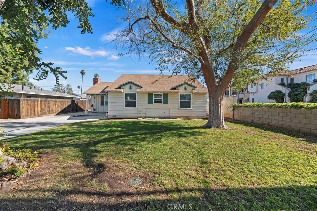 6964 Yellowstone Drive Riverside, CA 92506 - Photo 5 of 41