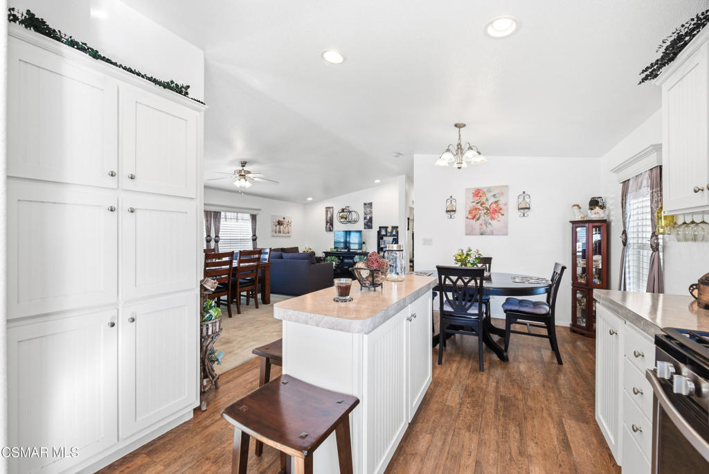 2167 Cardinal Avenue Oxnard, CA 93033 - Photo 21 of 36